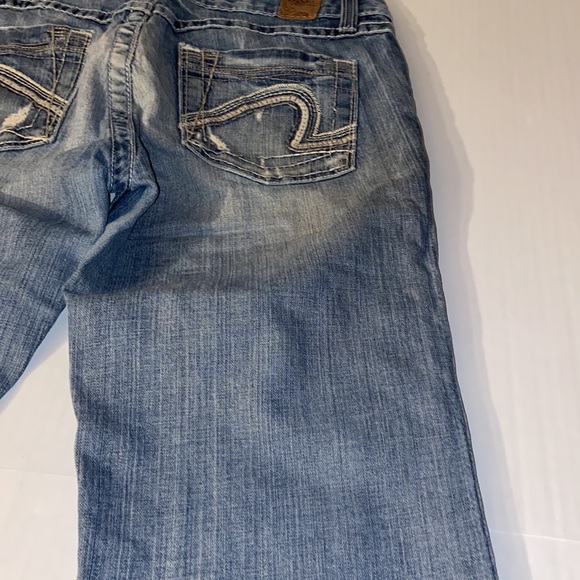 BKE Stella Women’s Size 30 Blue Distressed Jean Shorts - Picture 12 of 14